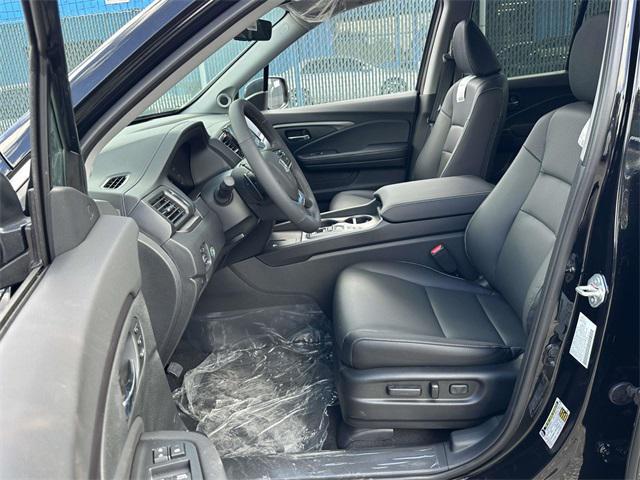 new 2025 Honda Ridgeline car, priced at $40,060