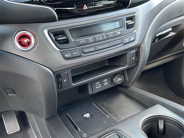 new 2025 Honda Ridgeline car, priced at $40,060