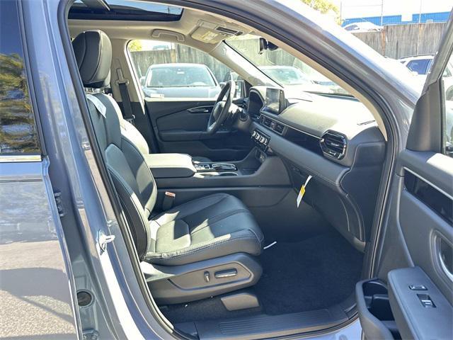 new 2025 Honda Pilot car, priced at $47,198