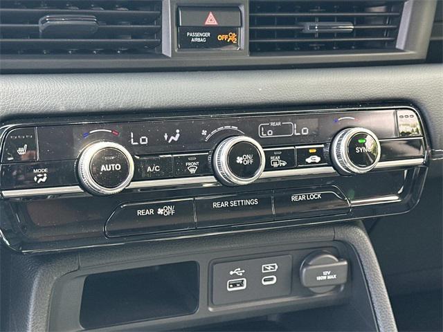 new 2025 Honda Pilot car, priced at $44,610