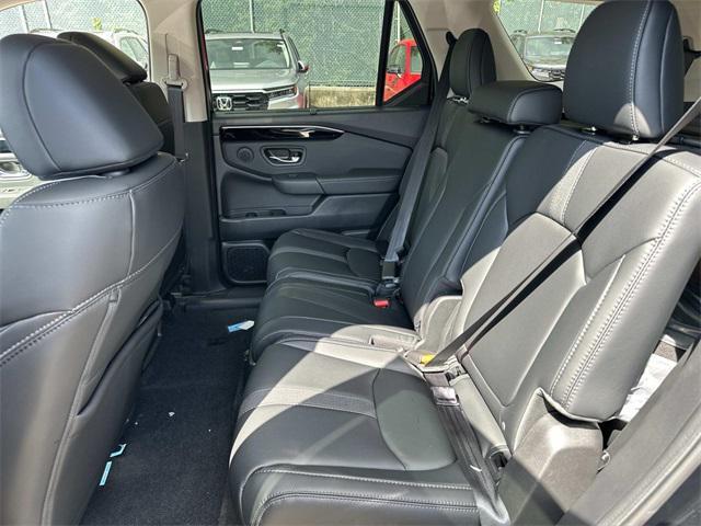 new 2025 Honda Pilot car, priced at $44,610