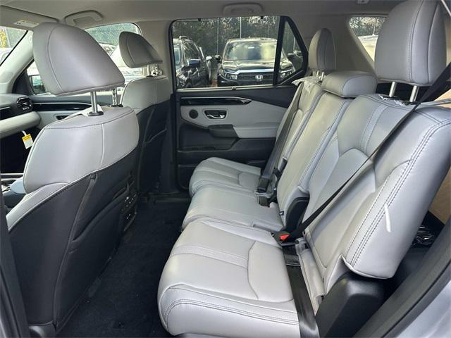new 2025 Honda Pilot car, priced at $44,063