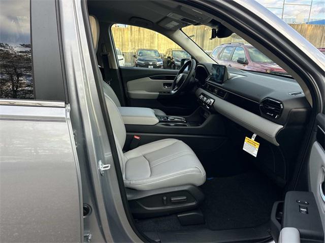 new 2025 Honda Pilot car, priced at $44,063