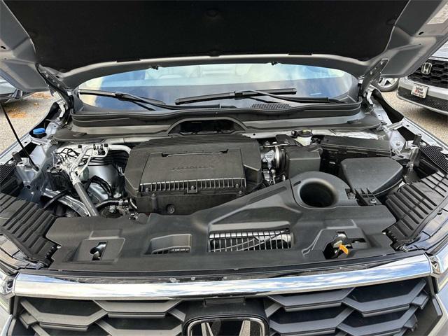 new 2025 Honda Pilot car, priced at $44,063