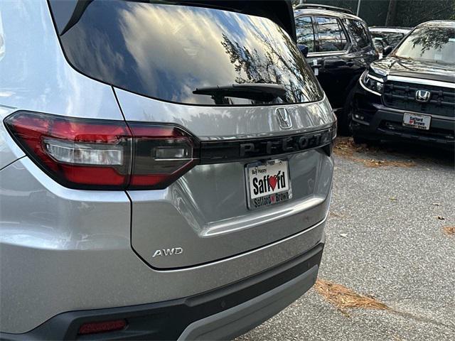 new 2025 Honda Pilot car, priced at $44,063