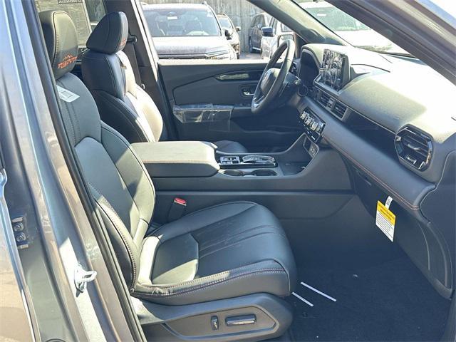 new 2025 Honda Pilot car, priced at $47,987