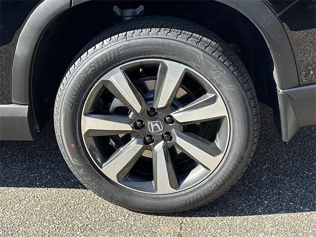 new 2025 Honda Pilot car, priced at $47,071