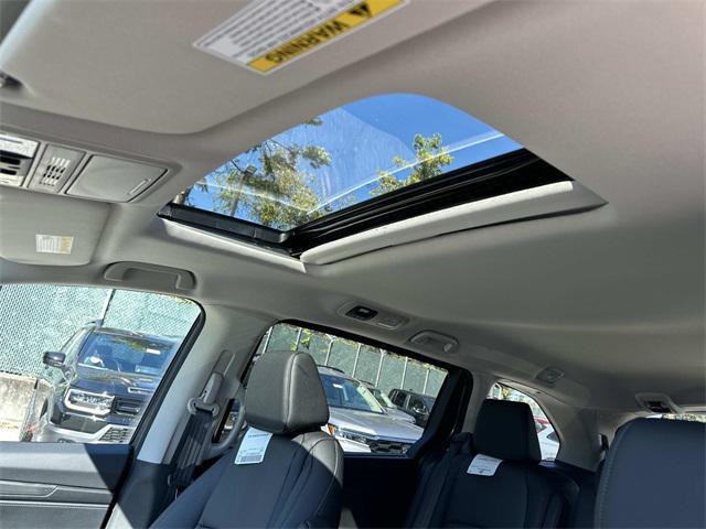 new 2026 Honda Odyssey car, priced at $43,978