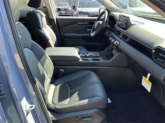 new 2025 Honda Pilot car, priced at $48,045