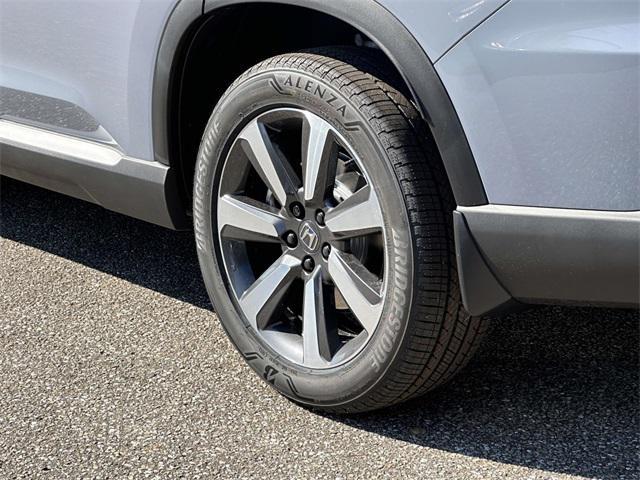 new 2025 Honda Pilot car, priced at $48,045