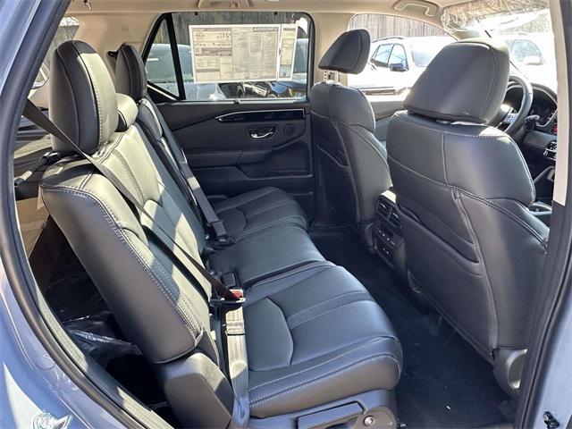 new 2025 Honda Pilot car, priced at $48,045