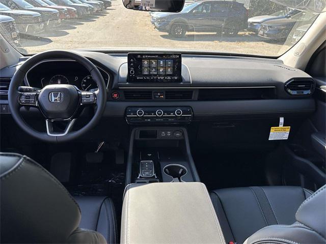 new 2025 Honda Pilot car, priced at $48,045
