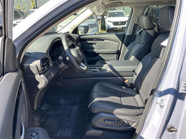 new 2025 Honda Pilot car, priced at $48,045