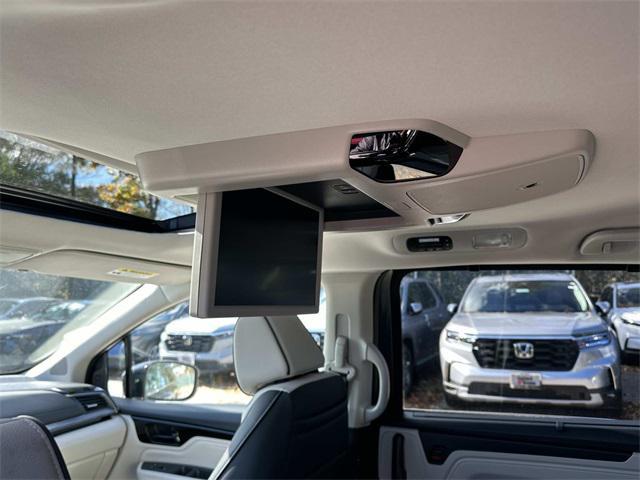 new 2026 Honda Odyssey car, priced at $50,246