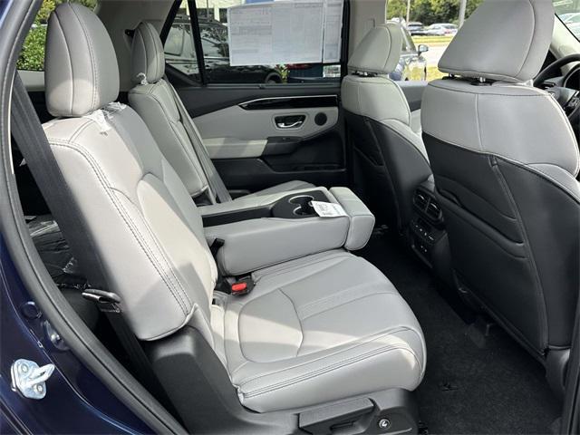 new 2025 Honda Pilot car, priced at $48,570