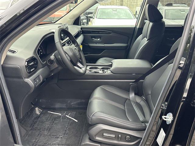 new 2025 Honda Pilot car, priced at $44,610