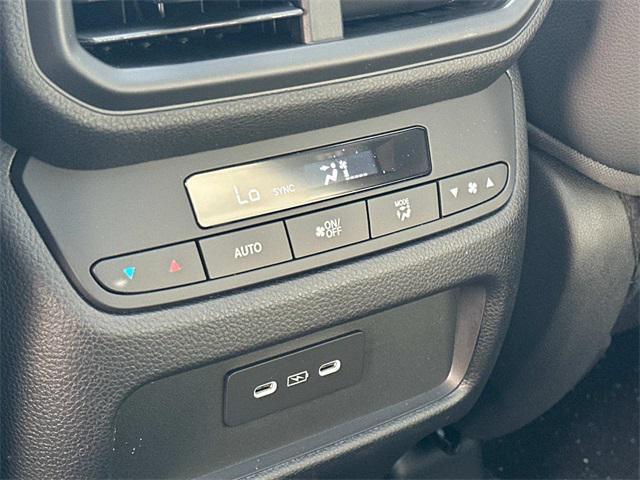 new 2025 Honda Pilot car, priced at $47,618