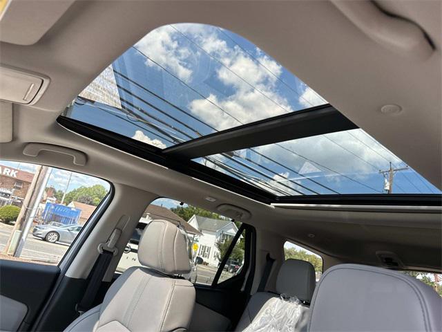 new 2025 Honda Pilot car, priced at $47,618