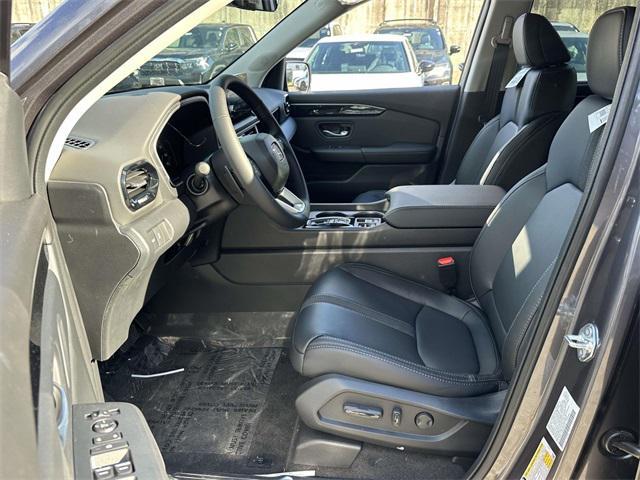 new 2025 Honda Pilot car, priced at $44,063
