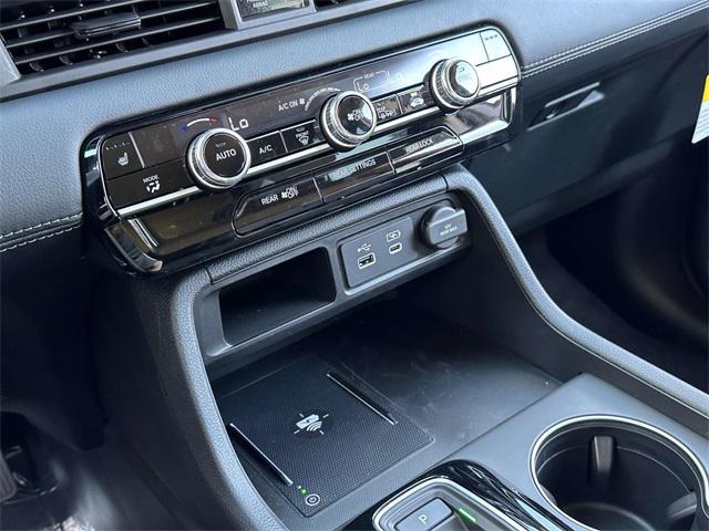 new 2025 Honda Pilot car, priced at $44,063