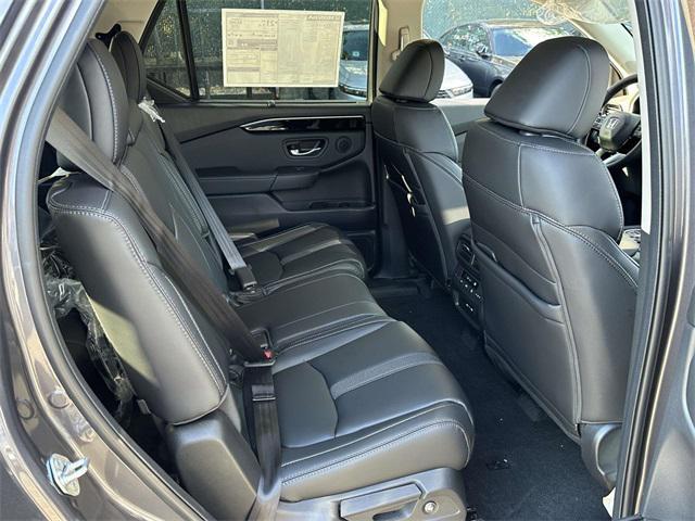 new 2025 Honda Pilot car, priced at $44,063
