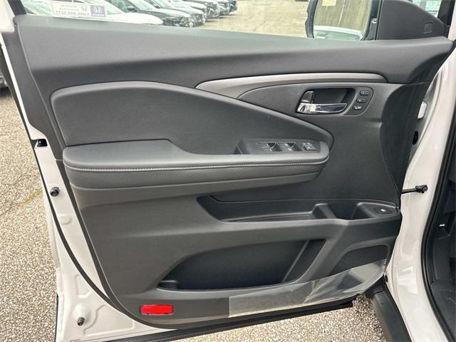 new 2025 Honda Ridgeline car, priced at $40,487