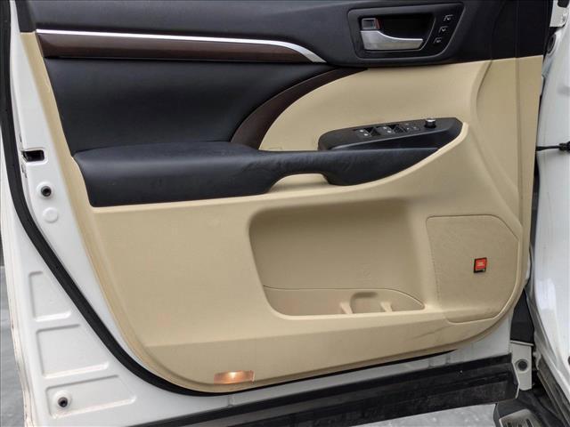 used 2015 Toyota Highlander car, priced at $22,995