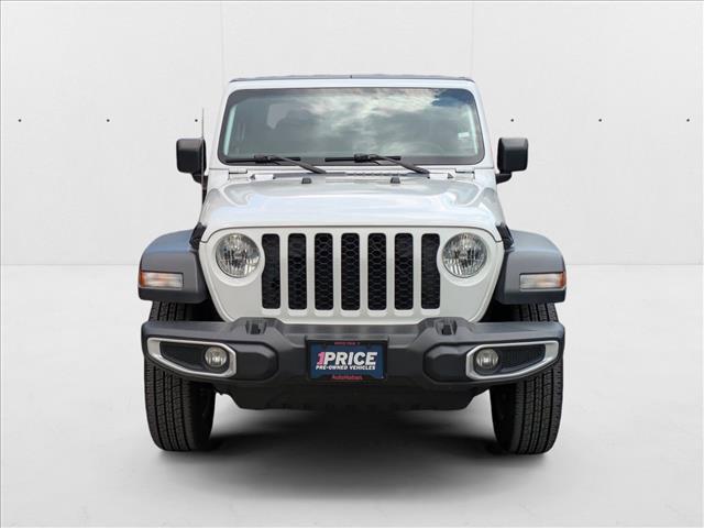 used 2023 Jeep Gladiator car, priced at $29,202
