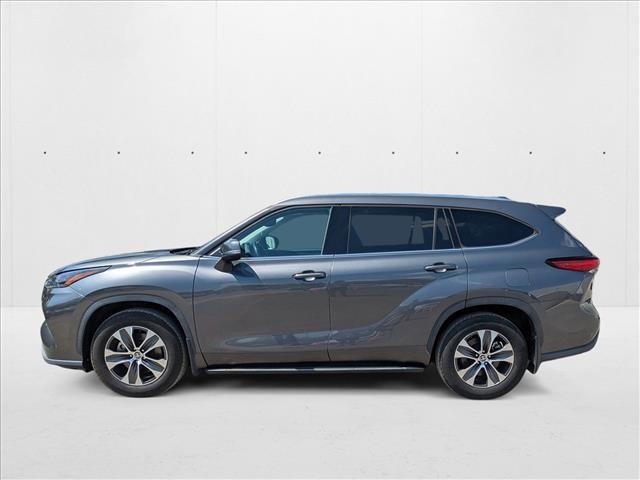 used 2021 Toyota Highlander car, priced at $26,497