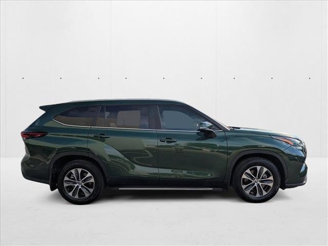 used 2024 Toyota Highlander car, priced at $40,995