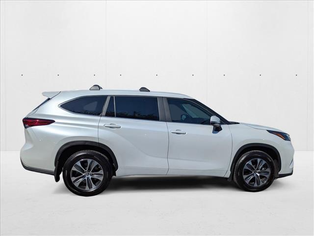 used 2023 Toyota Highlander car, priced at $37,918
