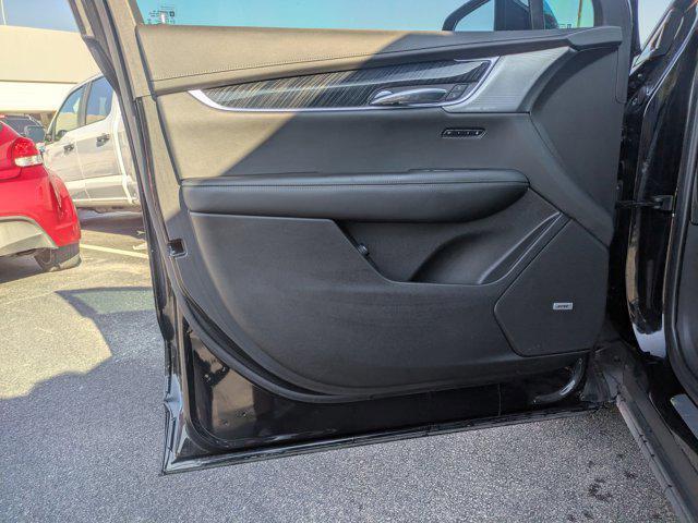 used 2023 Cadillac XT6 car, priced at $35,995