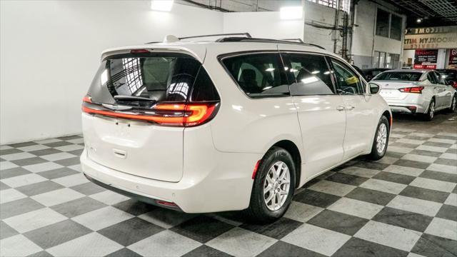 used 2021 Chrysler Pacifica car, priced at $19,498