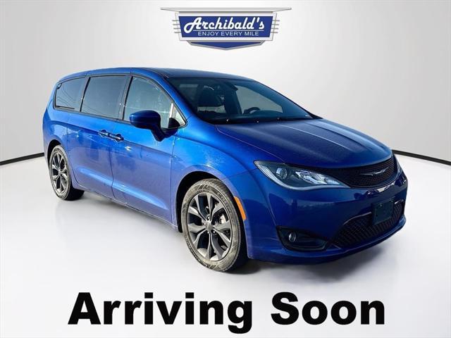 used 2018 Chrysler Pacifica car, priced at $15,383