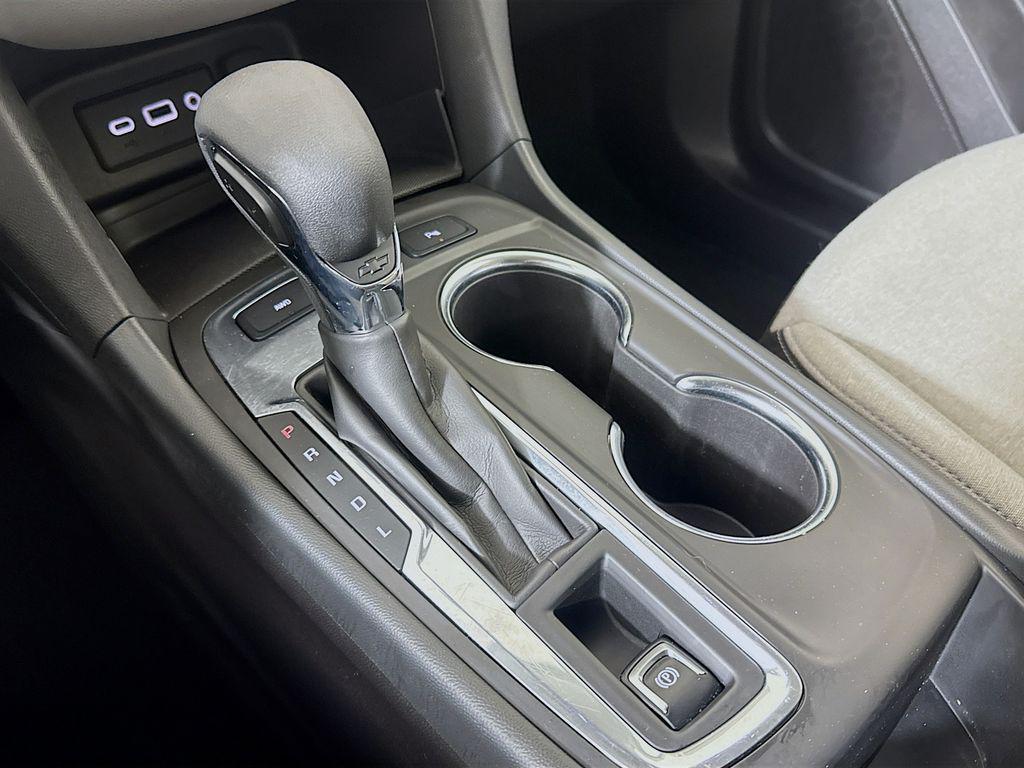 used 2024 Chevrolet Equinox car, priced at $21,571