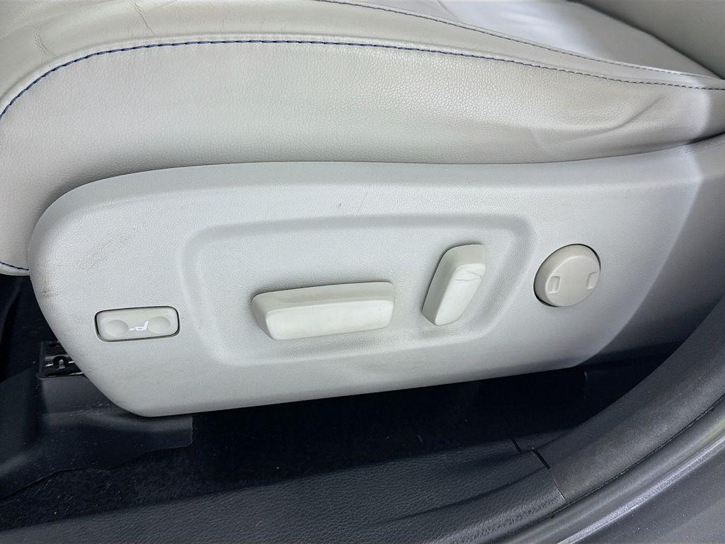 used 2015 Toyota Highlander car, priced at $20,988