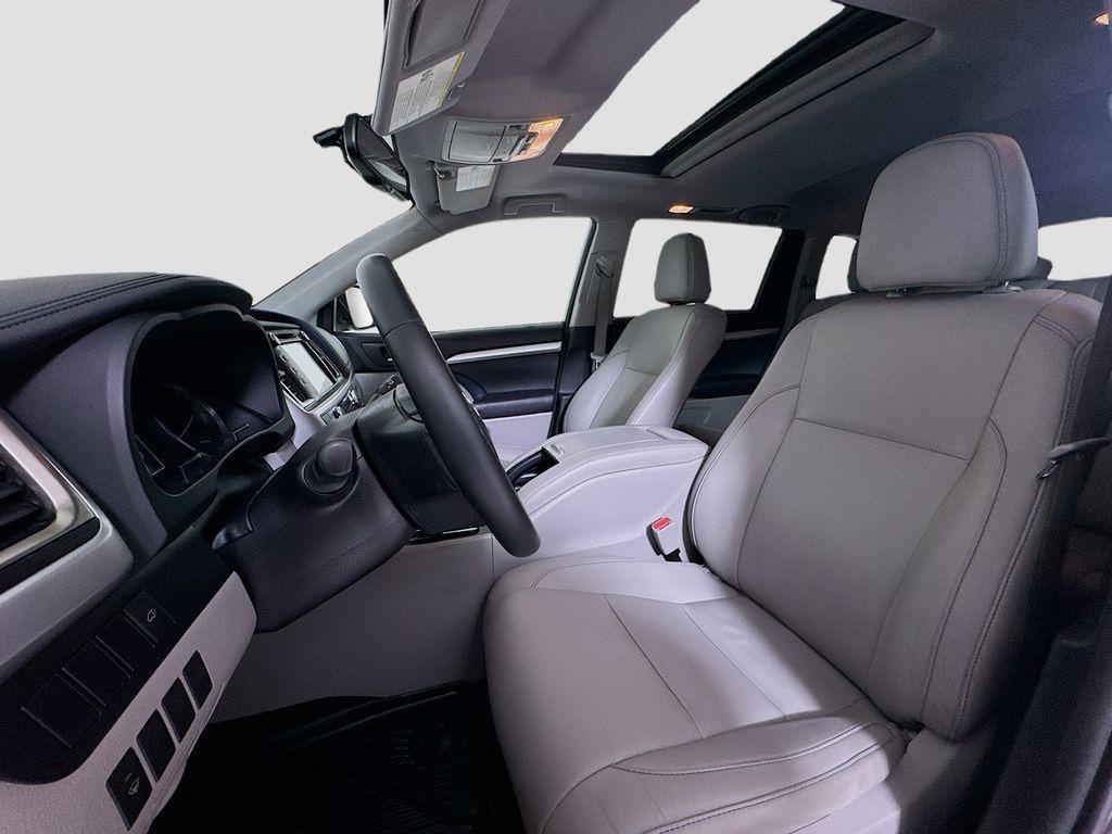 used 2015 Toyota Highlander car, priced at $20,988