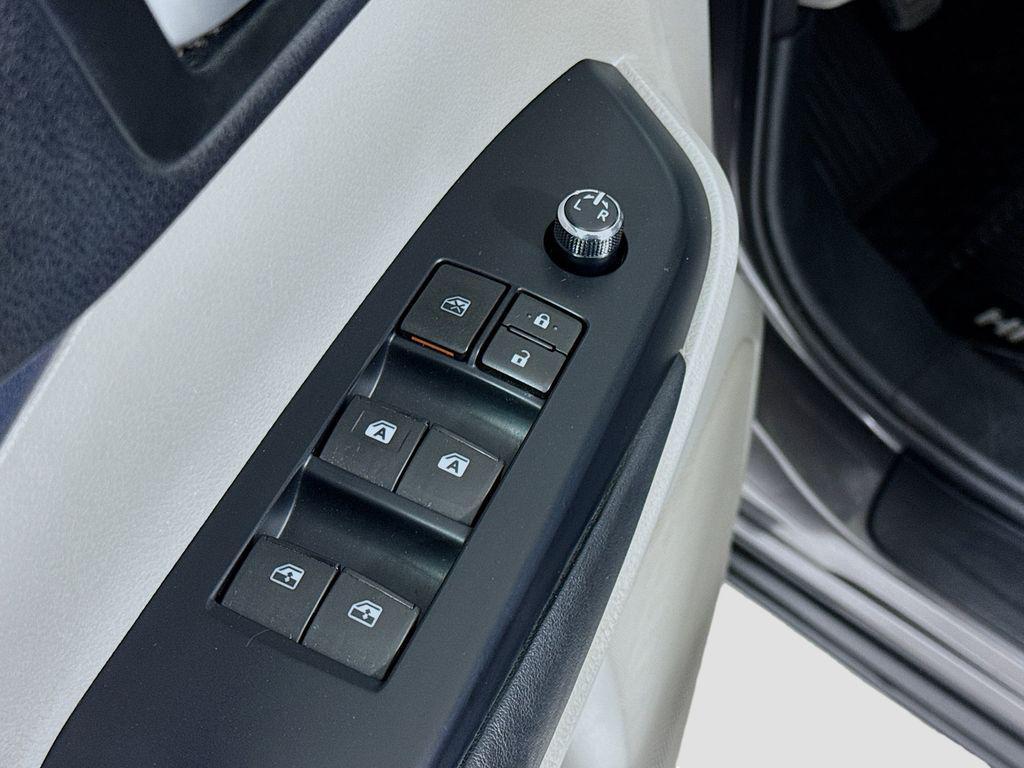 used 2015 Toyota Highlander car, priced at $20,988