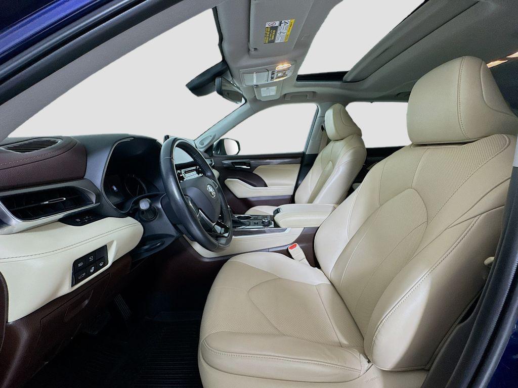 used 2021 Toyota Highlander car, priced at $38,770