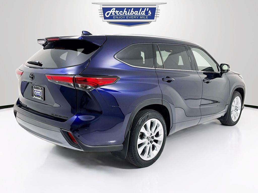 used 2021 Toyota Highlander car, priced at $38,770