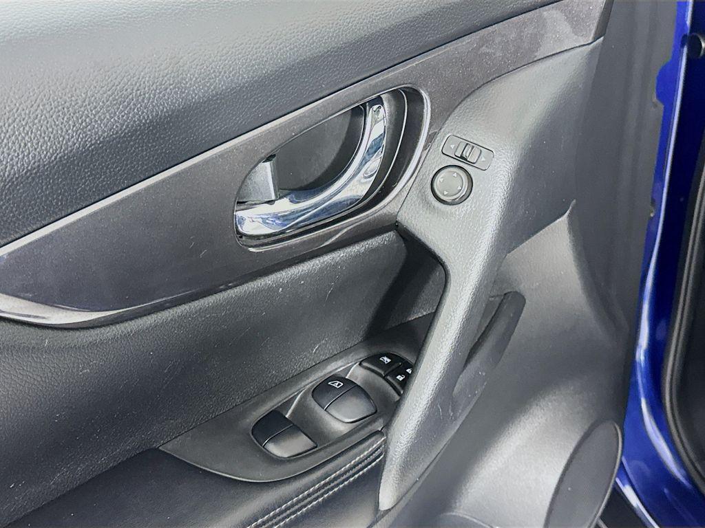 used 2020 Nissan Rogue car, priced at $18,988