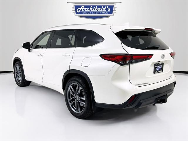 used 2021 Toyota Highlander car, priced at $35,700