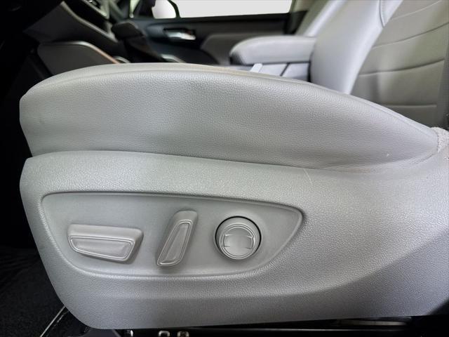 used 2021 Toyota Highlander car, priced at $35,700