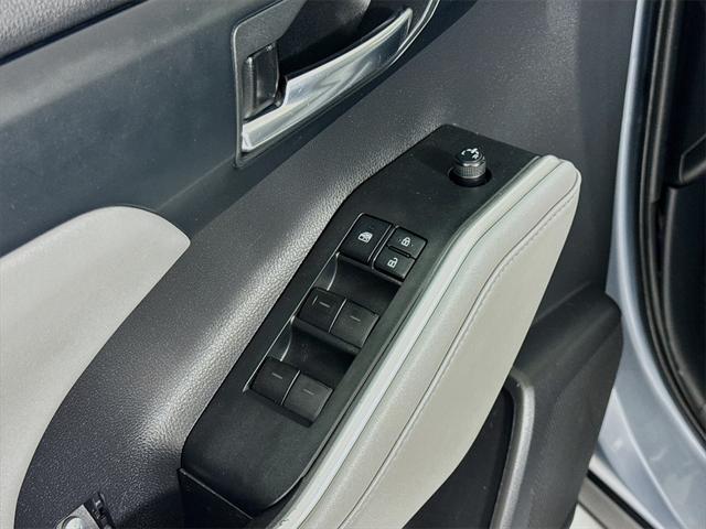 used 2021 Toyota Highlander car, priced at $34,777