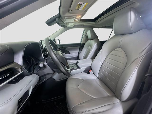 used 2021 Toyota Highlander car, priced at $34,777