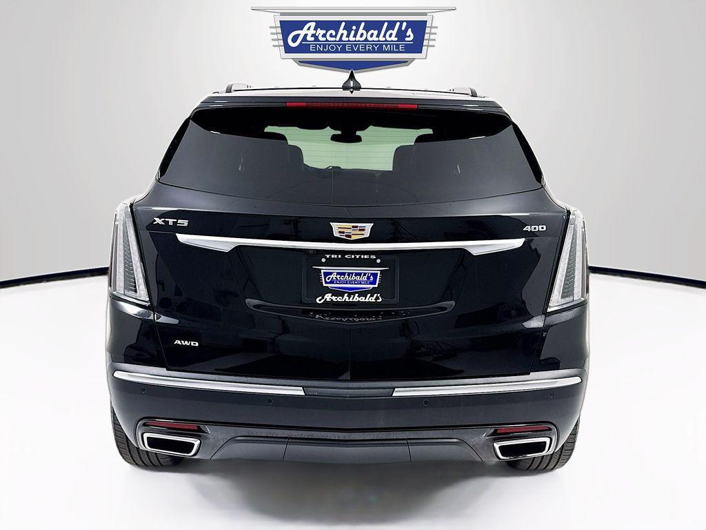 used 2022 Cadillac XT5 car, priced at $39,999