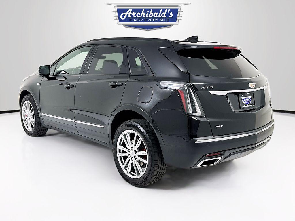 used 2022 Cadillac XT5 car, priced at $39,999