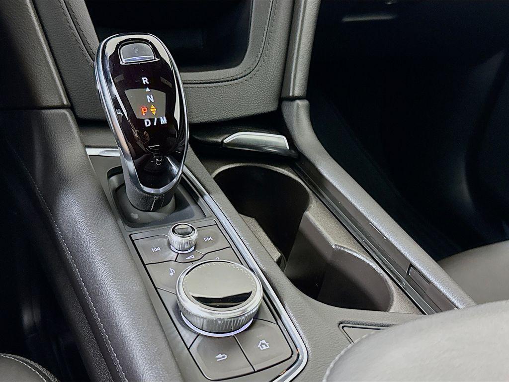 used 2022 Cadillac XT5 car, priced at $39,999