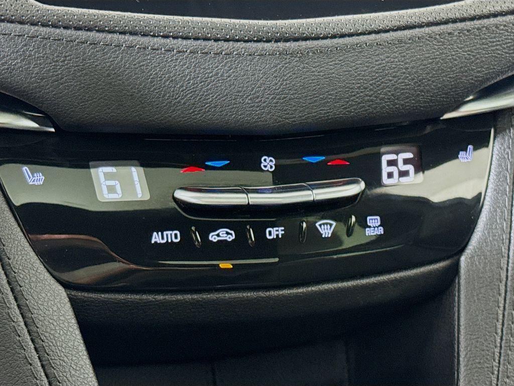 used 2022 Cadillac XT5 car, priced at $39,999