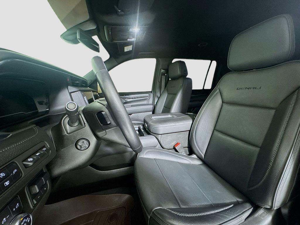 used 2022 GMC Yukon XL car, priced at $61,779